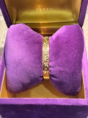 Gucci Yellow Gold 18 K Floral Open Cuff Bracelet